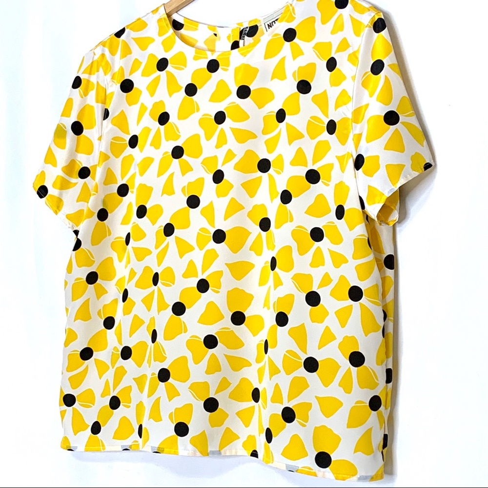 ❗️SOLD❗️1990s Vintage Silky Button Back Bow Blouse - Picture 2 of 7